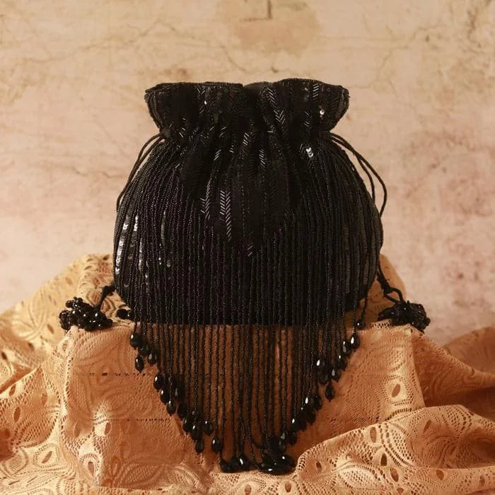 Brooch half frame clutch